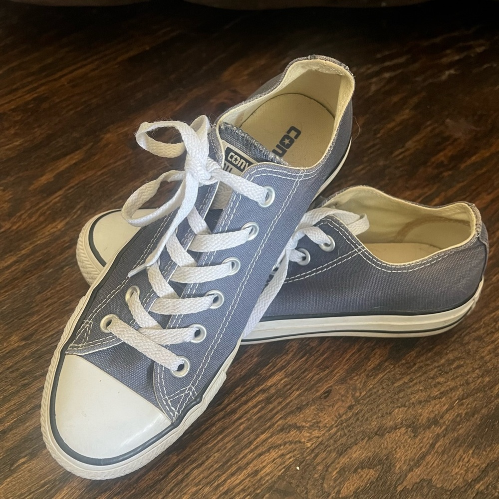 Converse White and Blue Sneakers Classic Canvas Design - Picture 2 of 2